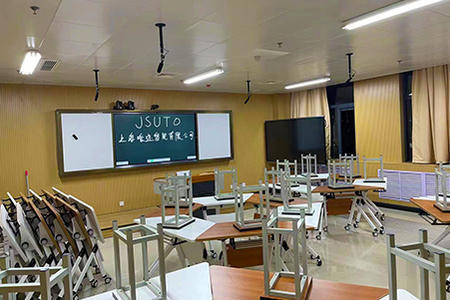 教育远航——峻迹智能与河南某高校携手打造智慧教室投入使用